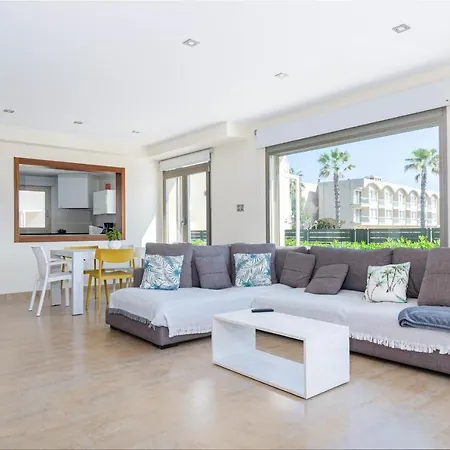 Yourhouse Juan, Modern House At The In Mallorca North Hébergement de vacances *